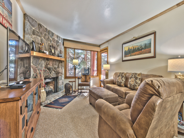 Ski in Ski out Park City condo sleeps 6